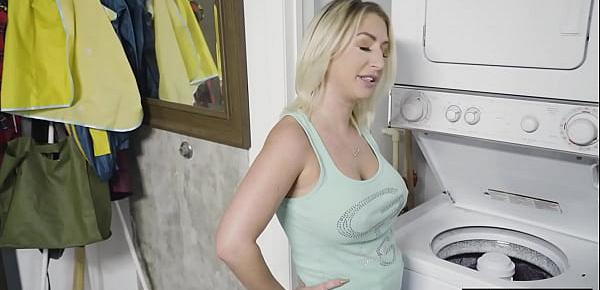 trendsFrustrated stepmom MILF Quinn Waters was naggin about the laundry
